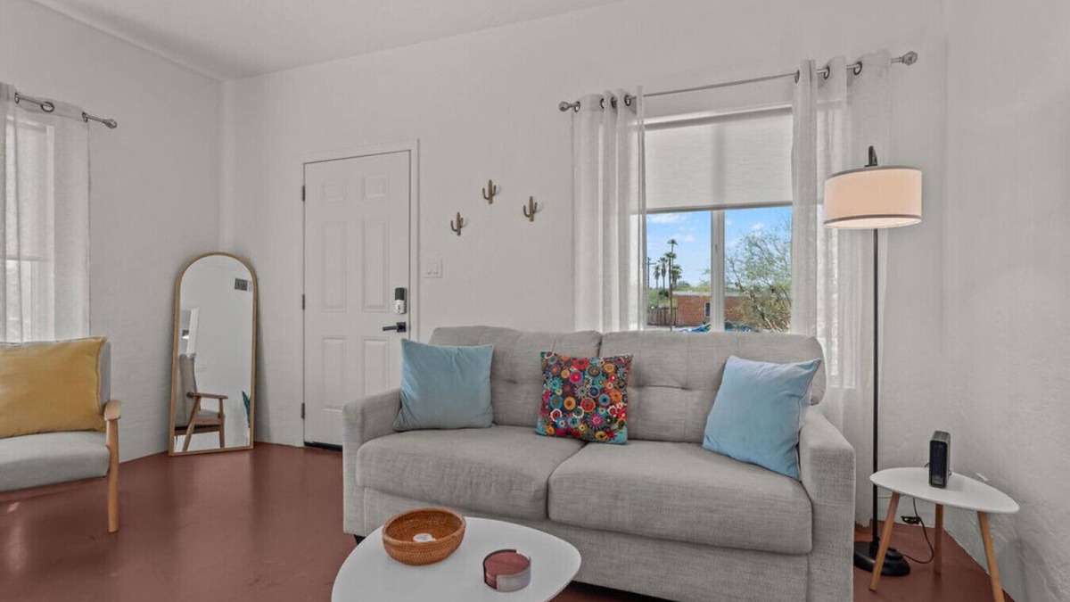 Rincon Heights House | Wildcat Den Walking to U of A