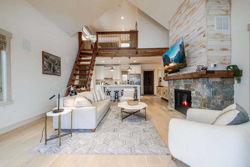 Eureka House | Wilderness Club Golfer's Cottage w/Hot Tub!