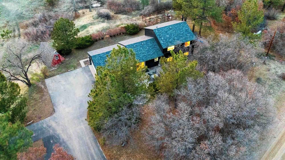Franktown House | Wilderness Haven in Franktown - Private Getaway. Pet-Friendly!