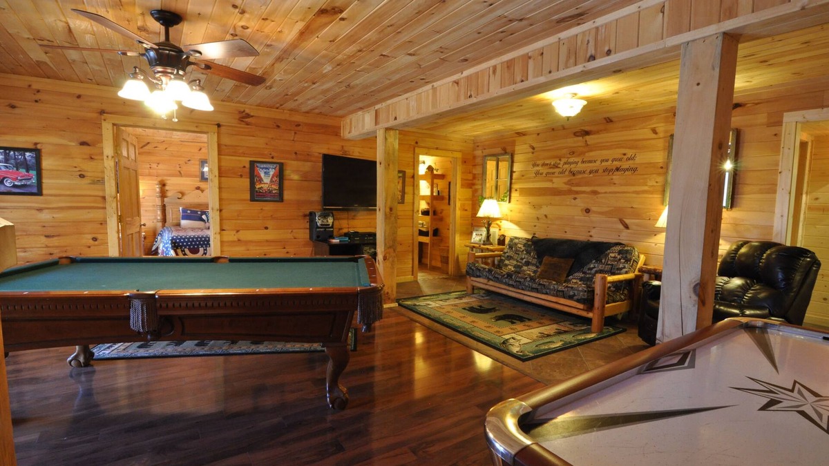 Branson Cedars Cabin | Wilderness Retreat Cabin- Lg Game Room, Private Hot Tub; 1 Mile to Thunder Ridge