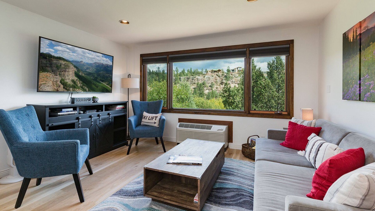 Purgatory Condo | Wildflower Ridge (#103) |10 min to Ski - Golf/AC/Pool/Hot Tub/Mountain Views