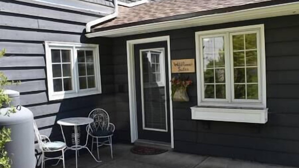 Garfield Apartment | Wildflower Suites South