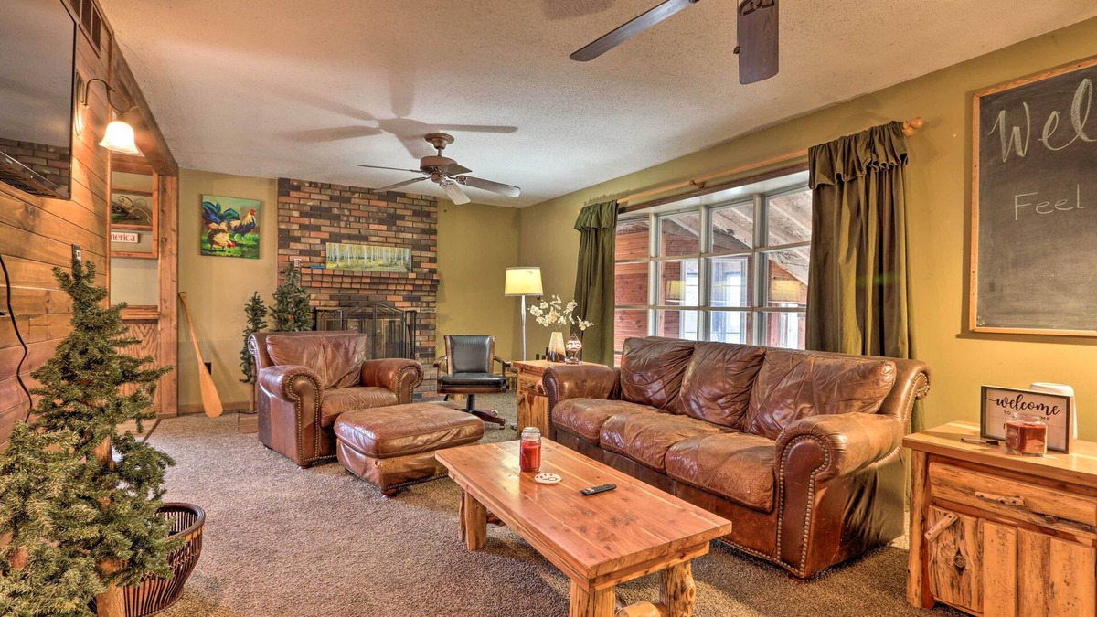 Easley Cottage | 'Wildlife Lodge' Columbia Retreat off I-70!