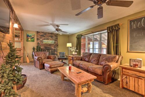 Easley House | Wildlife Lodge Columbia Retreat off I-70!