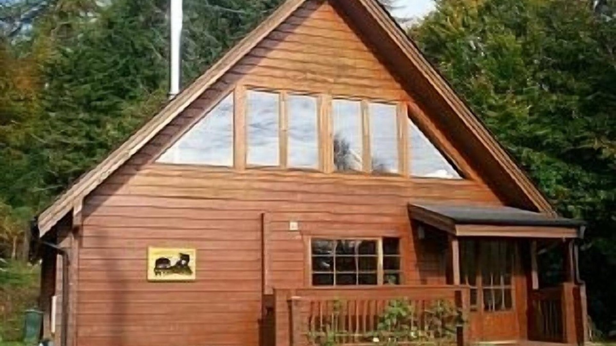 Fort Augustus House | WILDWOOD in the Scottish Highlands near Loch Ness and Fort Augustus Pet Friendly