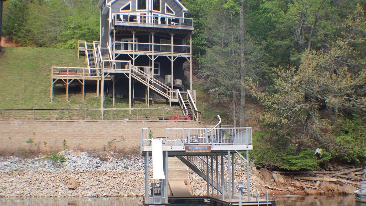 Lakeside Estates Cabin | "Wildwood" Private Hot Tub & Dock near Jumping Bridge