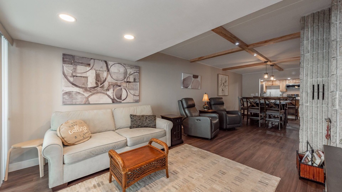 Mountainside Condo | Will O' The Wisp 107B: Lakefront One Bedroom Condo.