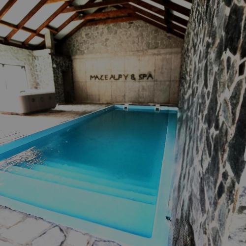 Krzyzowka Bed & Breakfast | WILLA MAŁE ALPY & SPA z Basenem Otwarcie w Grudniu 2025 rok