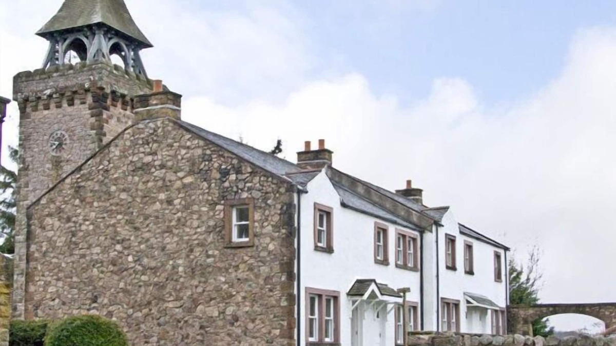 Holmrook Cottage | WILLIAM COURT COTTAGE, pet friendly, with open fire in Irton Hall