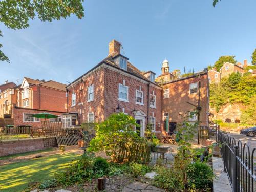 Bridgnorth House | William Oakes Georgian Garden House - Bridgnorth Pass the Keys