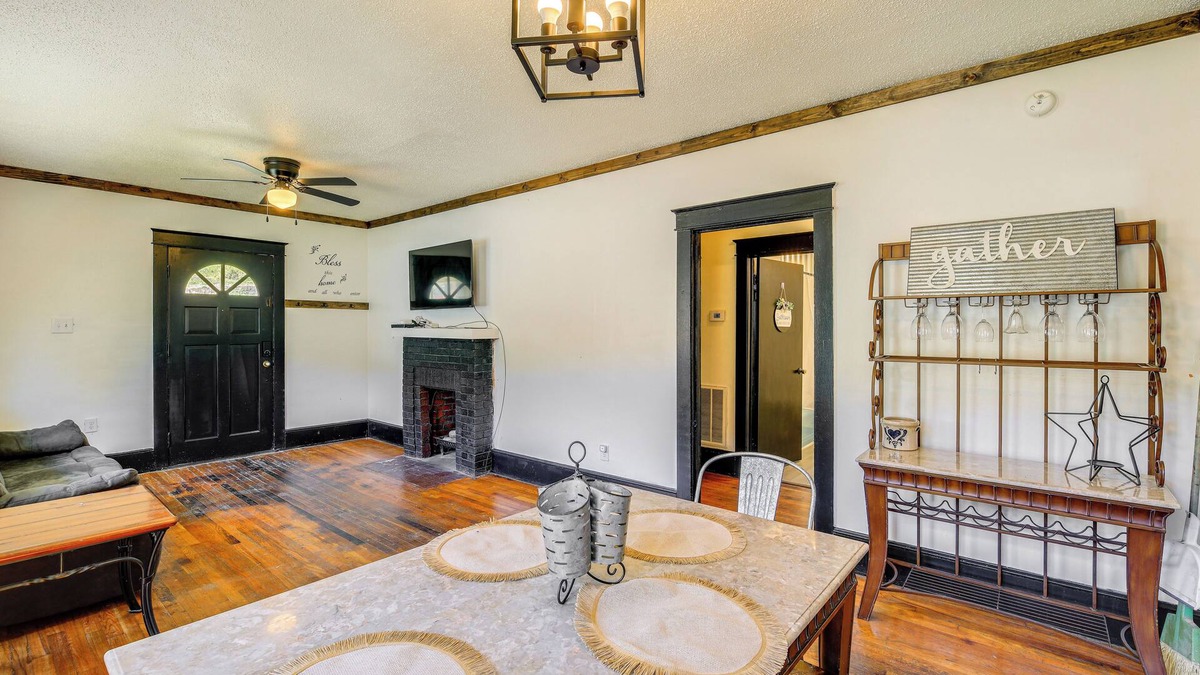 Rawl Cottage | Williamson Cottage ~ 2 Mi to Town + Trails!