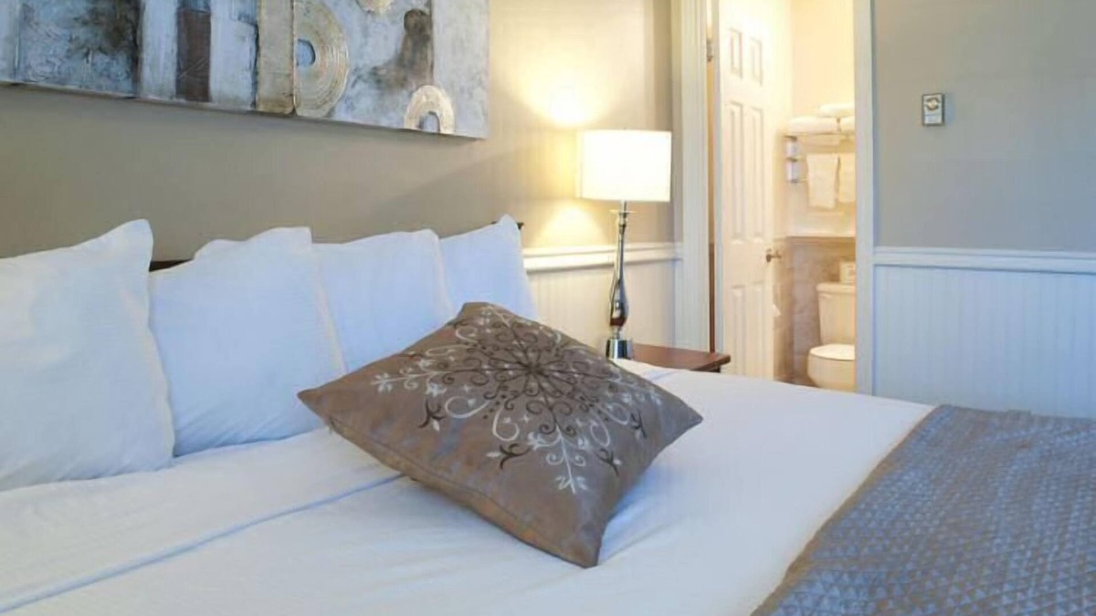 Truro Hotel | Willow Bend Motel