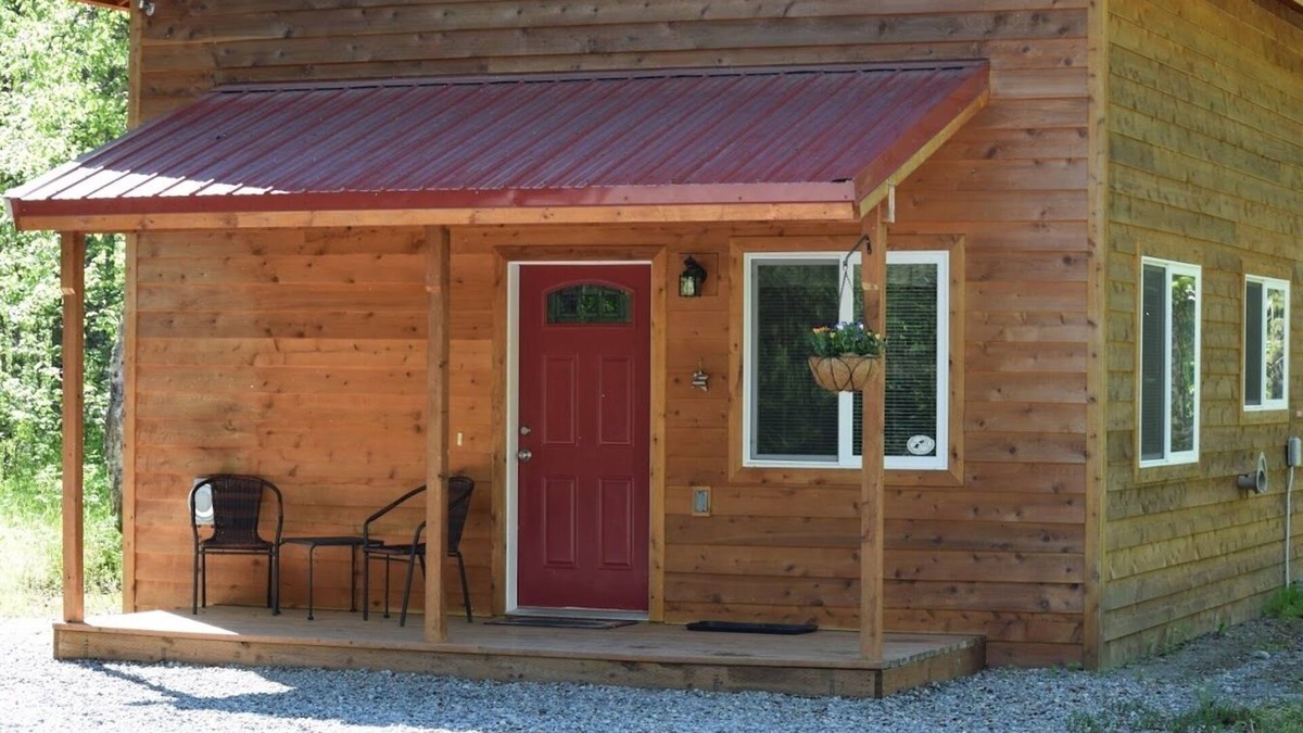 Talkeetna Cabin | Willow Cabin Family Ensuite with shower