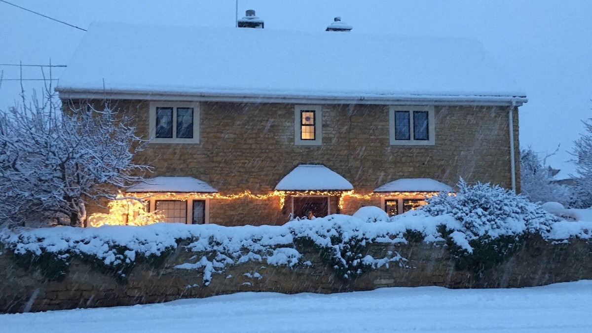 Bourton Cottage | Willow Cottage Newly refurbished Cotswold stone 4 bed cottage