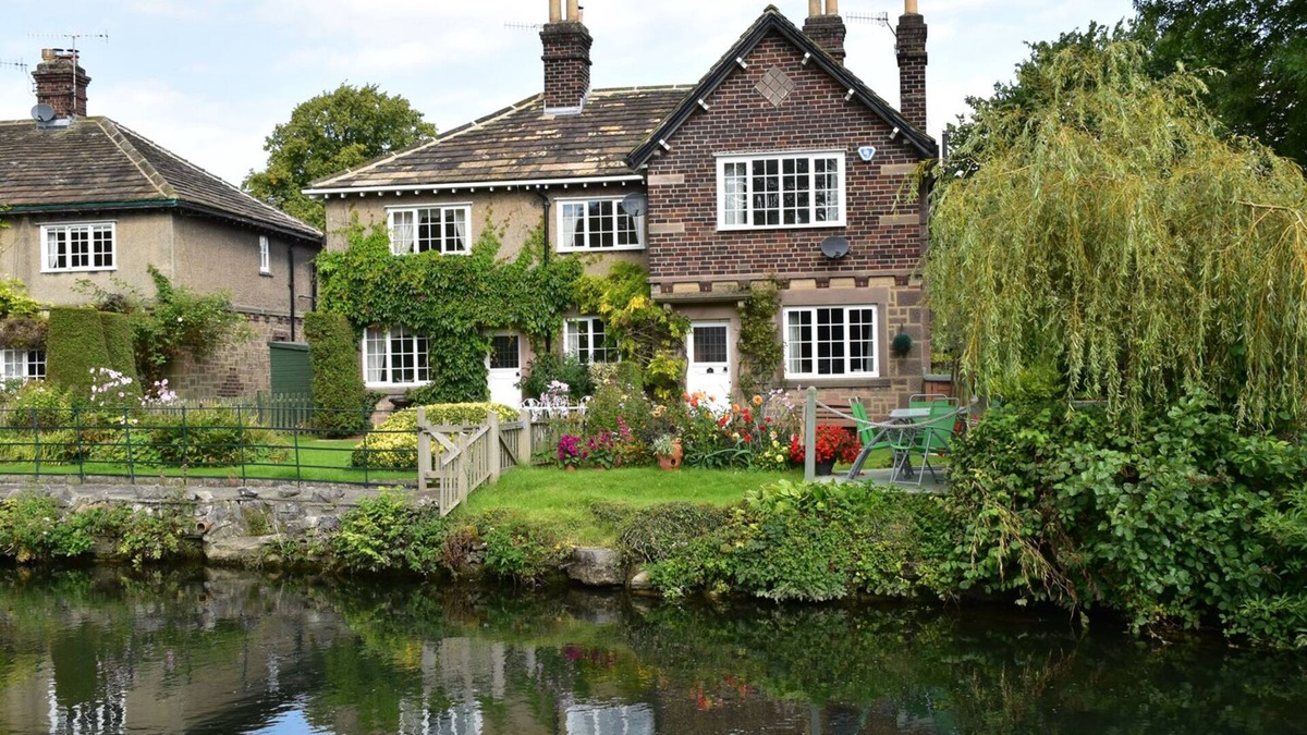 Ashford-in-the-Water Cottage | WILLOW COTTAGE, family friendly in Ashford-In-The-Water
