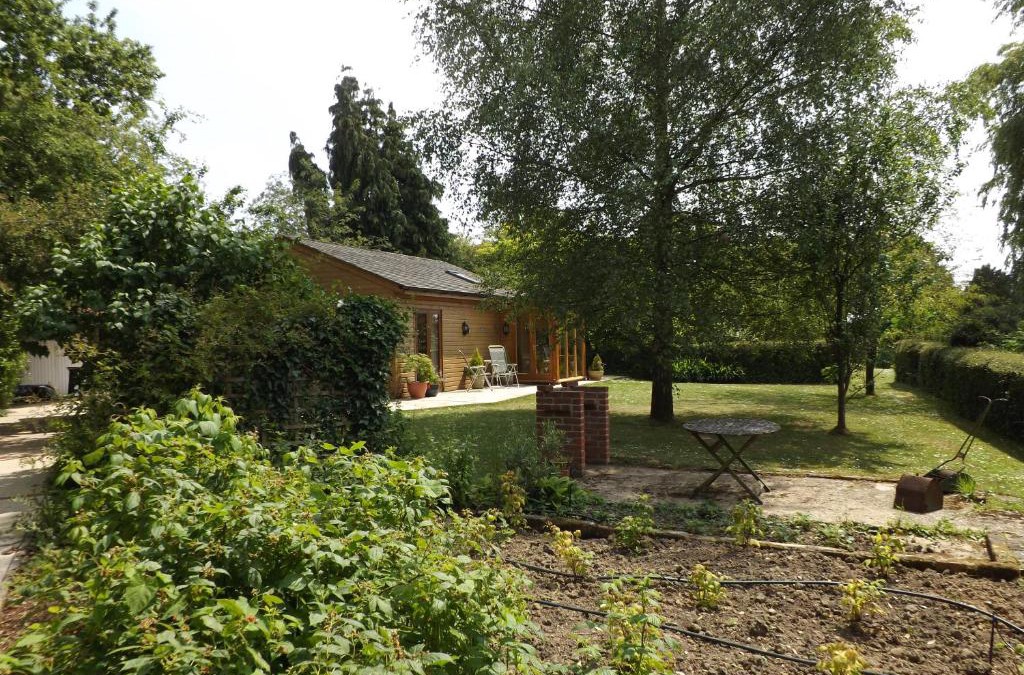 Bognor Regis Ski Chalet | Willow Cottage