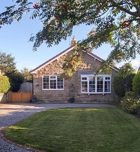 Northallerton Apartment | Willow Cottage 3 bed, cosy stopover, dogs welcome