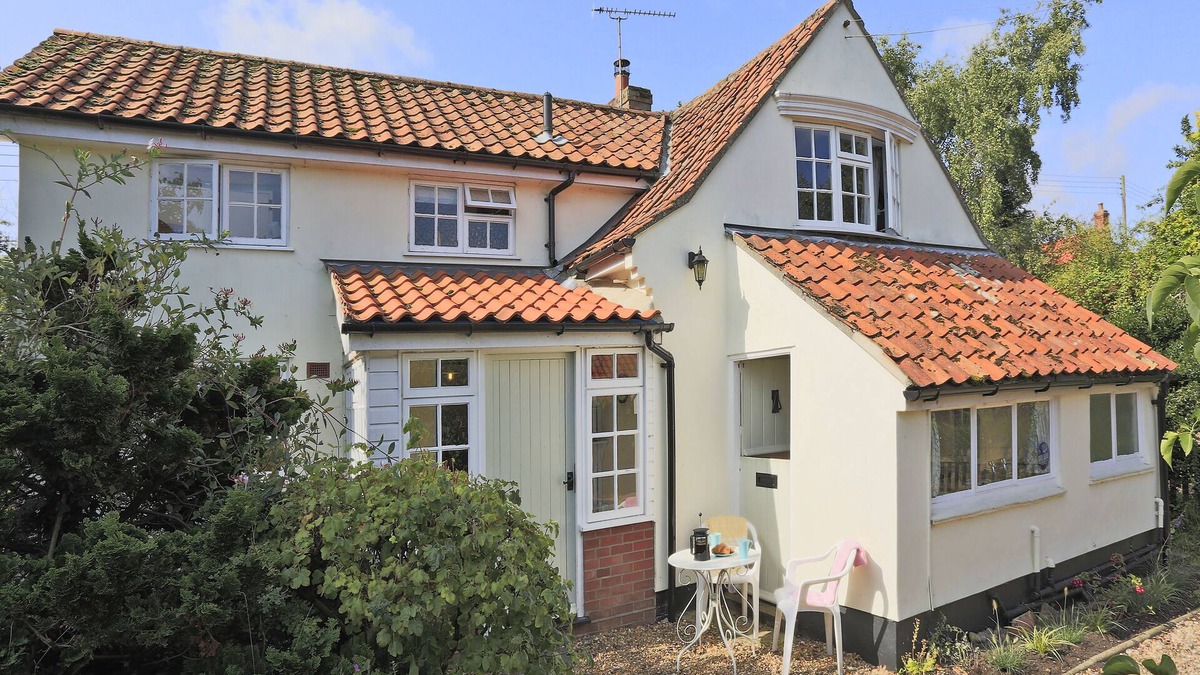 Eastbridge House | Willow Farm - Three Bedroom House, Sleeps 6