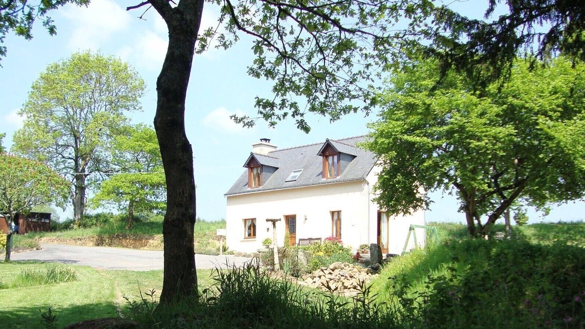 Langoelan House | - - Willow