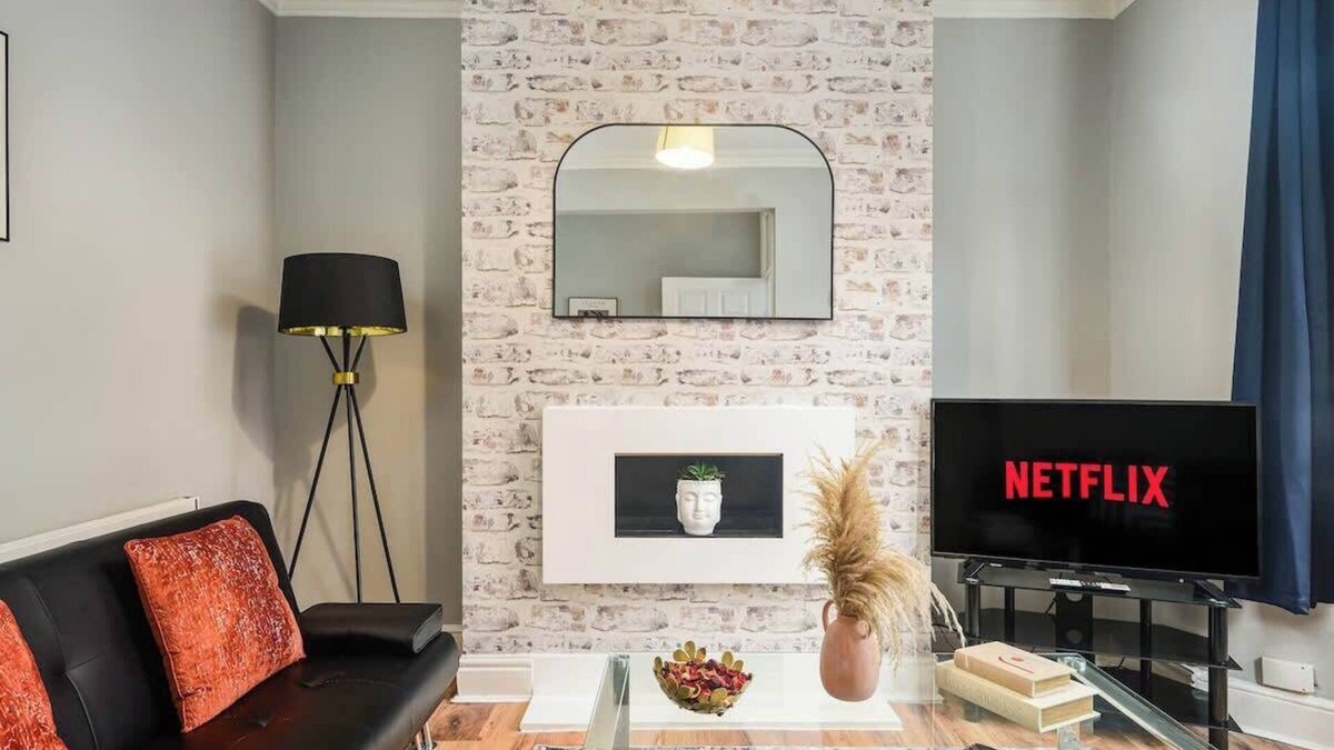 Croham Apartment | Willow House - 2-Bedroom House In Merseyside