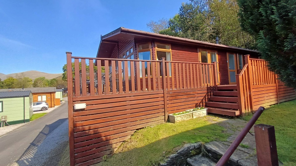 Troutbeck Cabin | Willow Lodge - a holiday lodge that sleeps 6 guests in 3 bedrooms