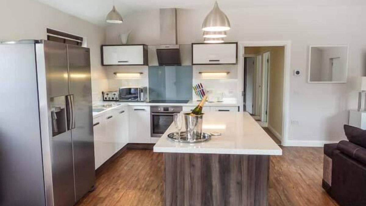Langdon Cottage | WILLOW LODGE, family friendly, with a garden in Adisham