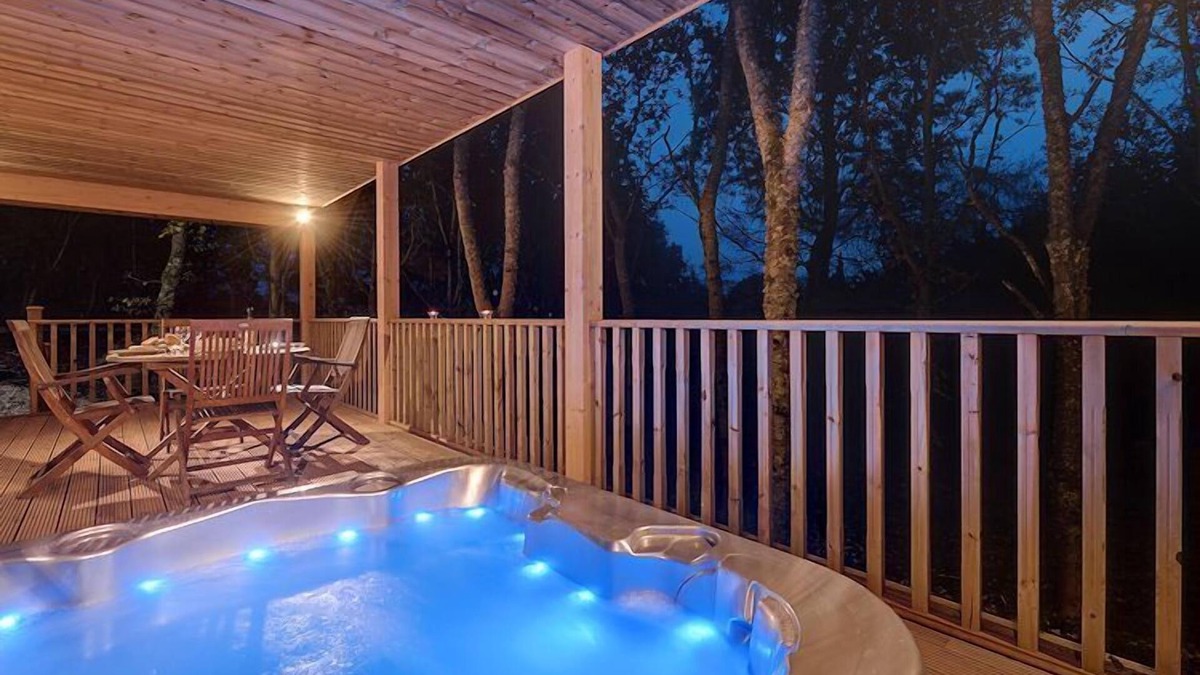 Exeter Cabin | Willow Lodge, South View Lodges, Exeter