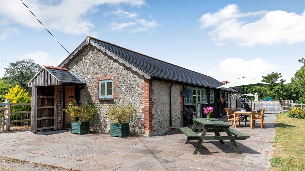 Maiden Newton House | WILLOW, pet friendly, character holiday cottage in Maiden Newton