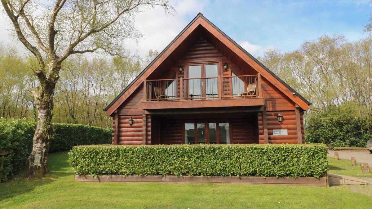 Bridgetown Cottage | WILLOW, pet friendly, luxury holiday cottage, with a garden in Dolton