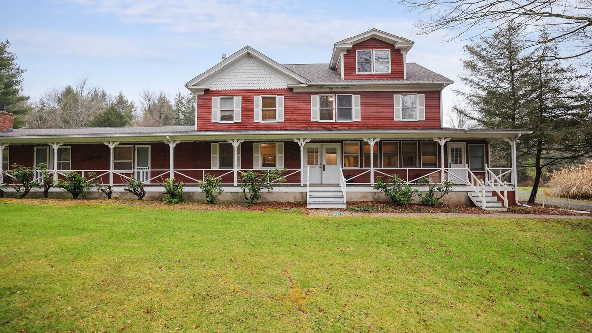 Honesdale Resort | Willow Pond Resort 18 Bedroom - Family Friendly, Reunions.