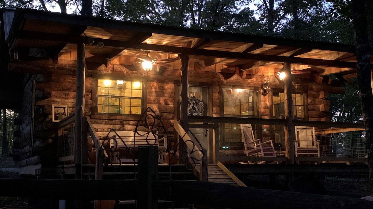Gilmer Cabin | Willow's Cabin - Cozy Cabin Nestled In The Woods