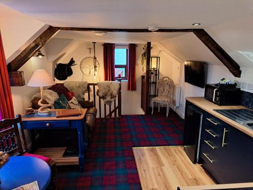 Edwinstowe House | Willow's Cottage