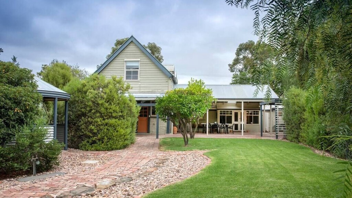 Willunga House | Willunga Cottage- Sleeps 6, Pool