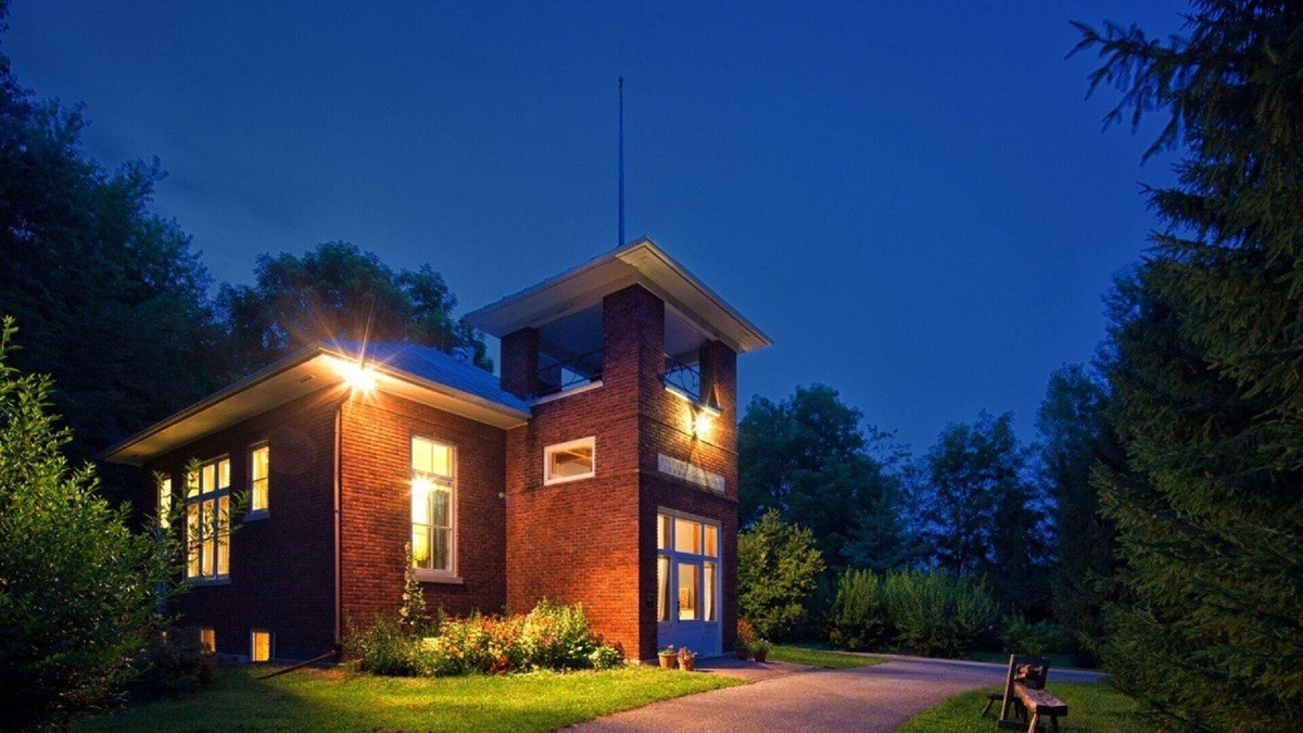La Crosse House | Wilson Schoolhouse Inn-nIdeal For Family Gatherings Or 2-3 Couples