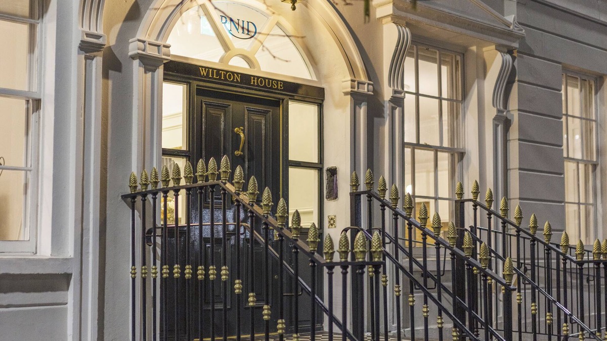 Belfast Central District Hotel | Wilton House