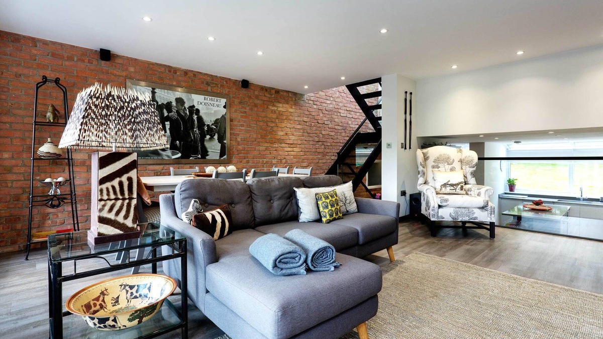 West Hill House | Wimbledon Terrace House, by Veeve