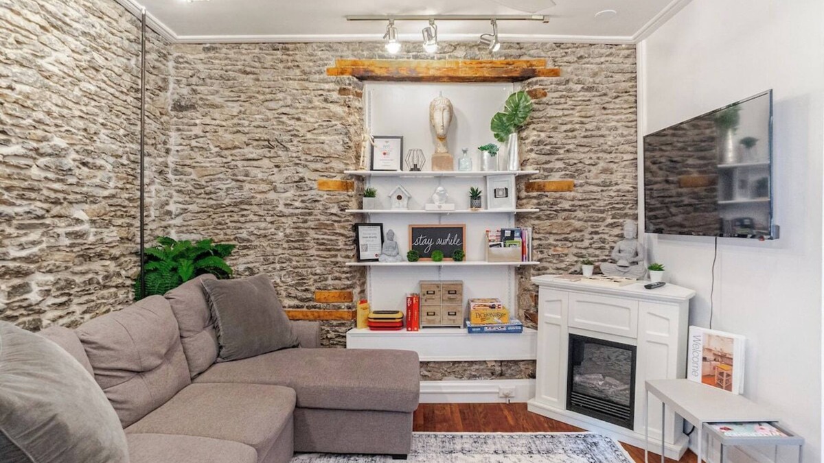 Belleville Apartment | Wind Rose 22 · Shop, Sip & Stroll Downtown + ON Parks Pass