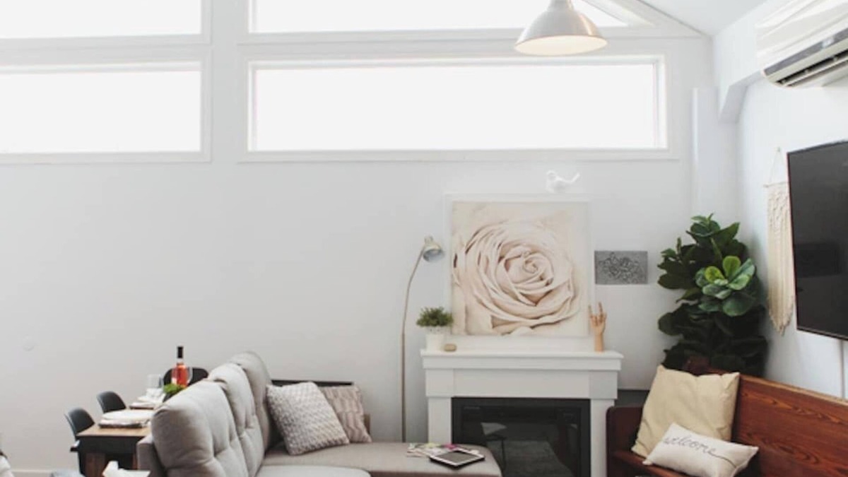 Belleville Apartment | Wind Rose 28 · Tour Trails & Wineries Near Prince Edward County