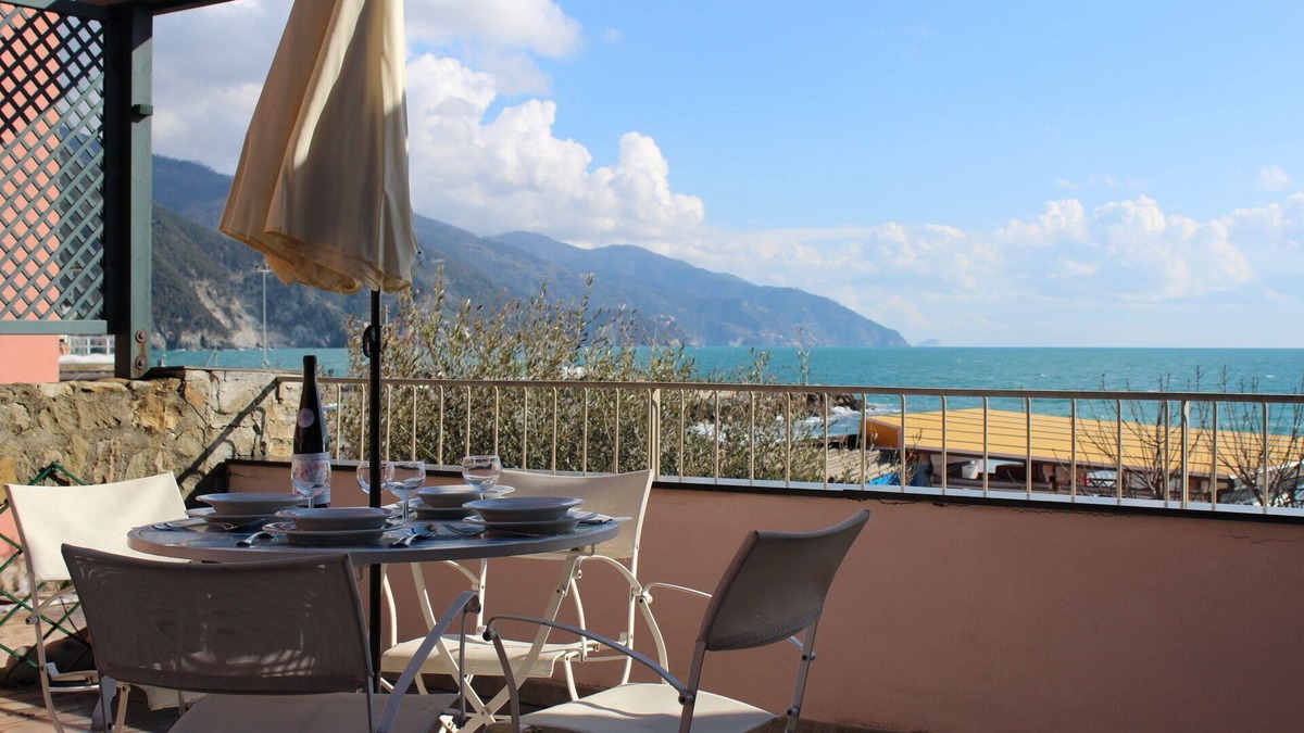 Cinque Terre Apartment | Wind Rose House - By the BEACH with AC & Parking