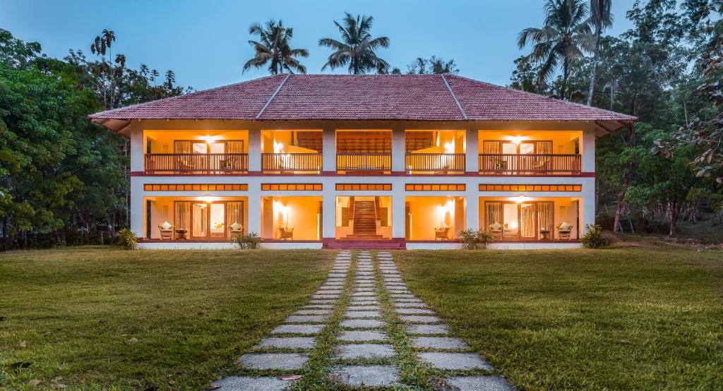 Devikolam Resort | Windermere River House