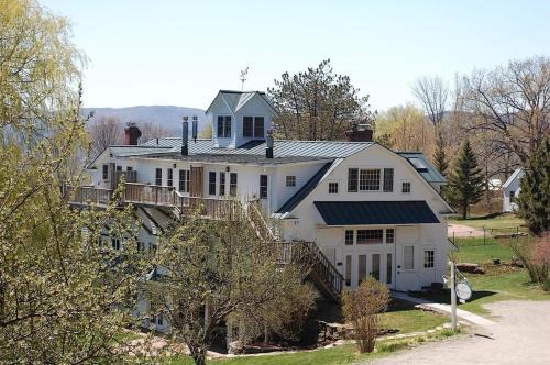 West Townshend Hotel | Windham Hill Inn