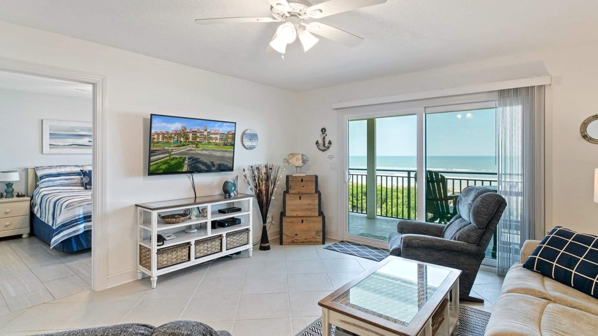 Crescent Beach Apartment | Windjammer 209 - 2 Bedroom Oceanfront Getaway