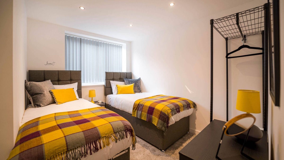 Lytham St. Anne's Apartment | Windmill House Apt 3 - Stylish Living - Beach Walks - Centrally located