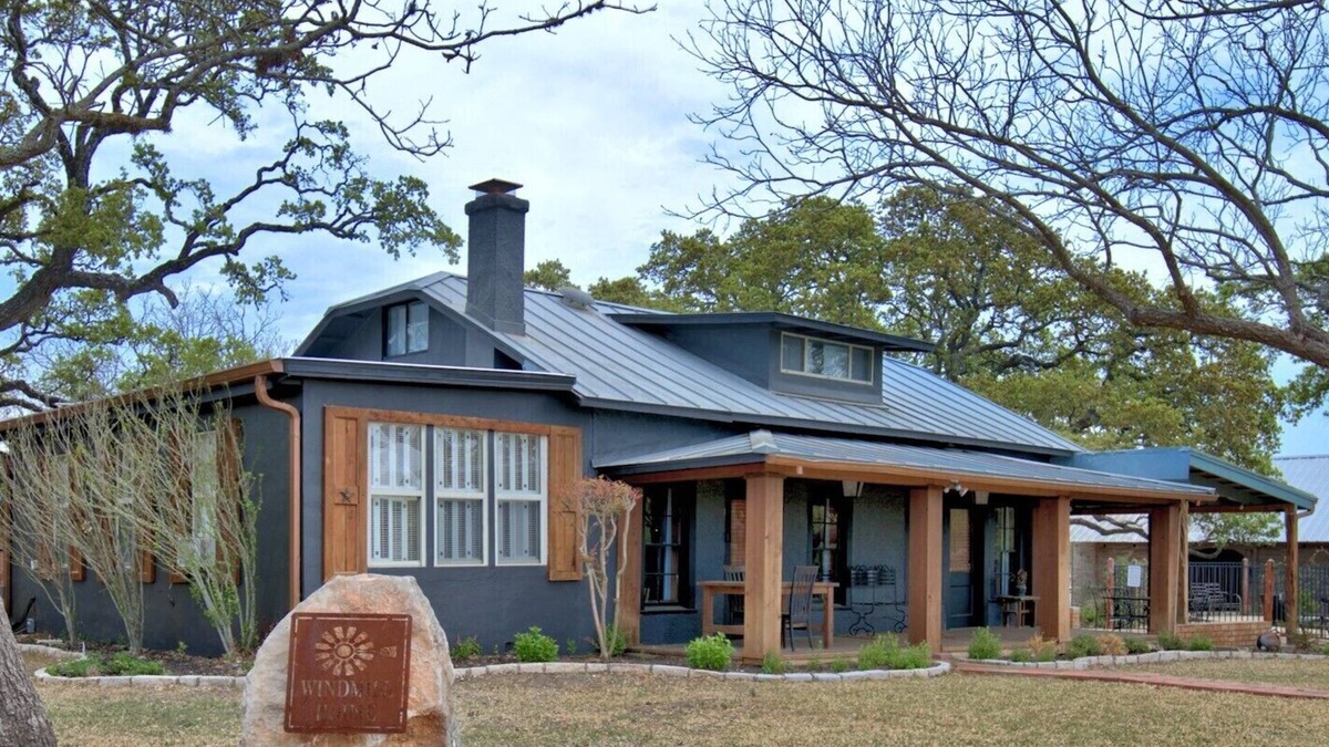 Bergheim House | Windmill House -Guest Cottage w/pool in Texas Hill Country