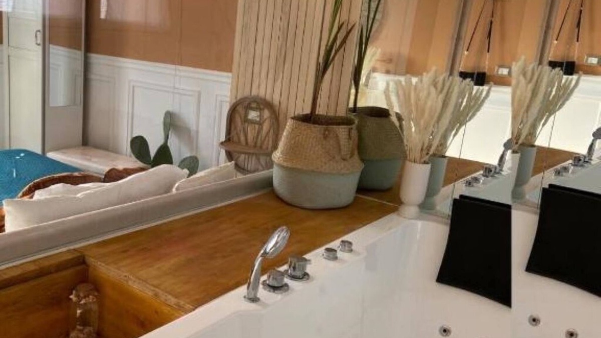 Old Town House | Window to Sicily (Suite with Spa Bath)