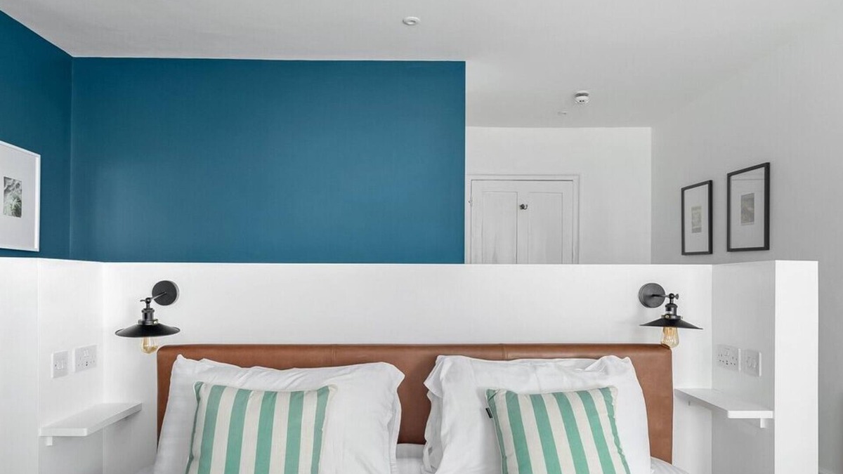 Barbican House | Windsor Villas by Pureserviced