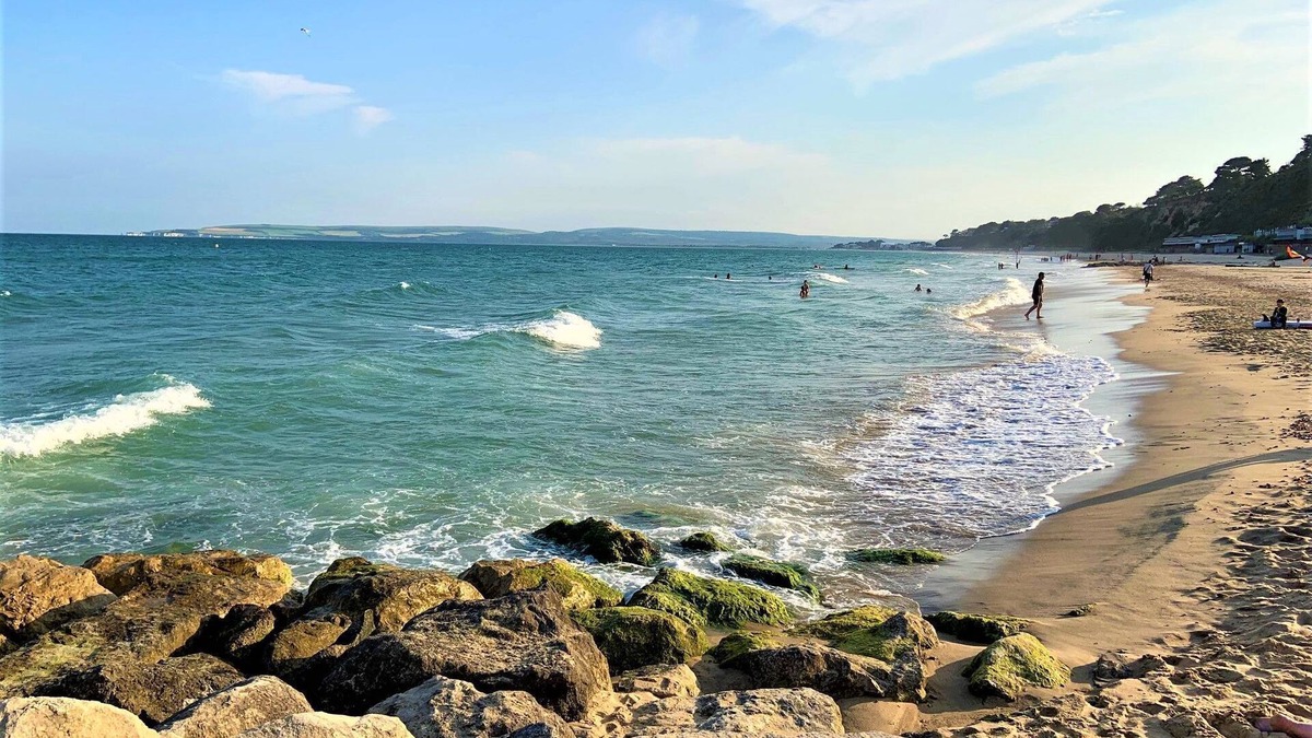 Sandbanks House | Windward - a house that sleeps 8 guests in 4 bedrooms