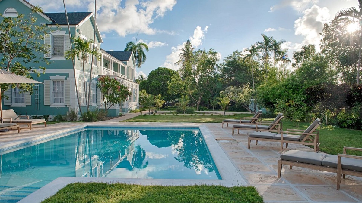 Nassau House | "Windways".Stately Bahamian Estate House