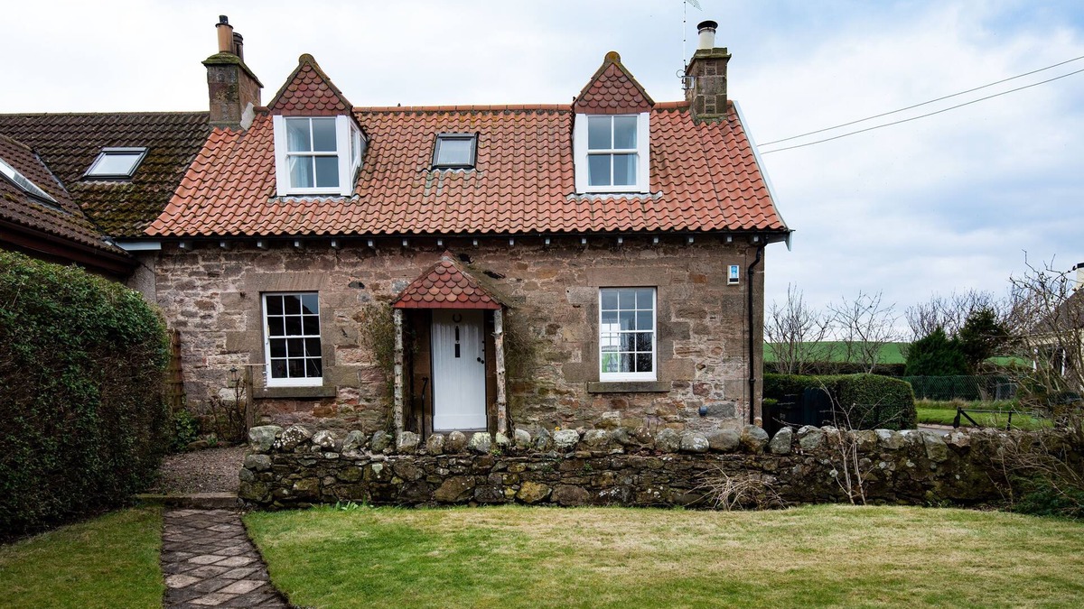 Cockburnspath Cottage | WINDYRIG, Cockburnspath - sleeps 4 in 2 bedrooms