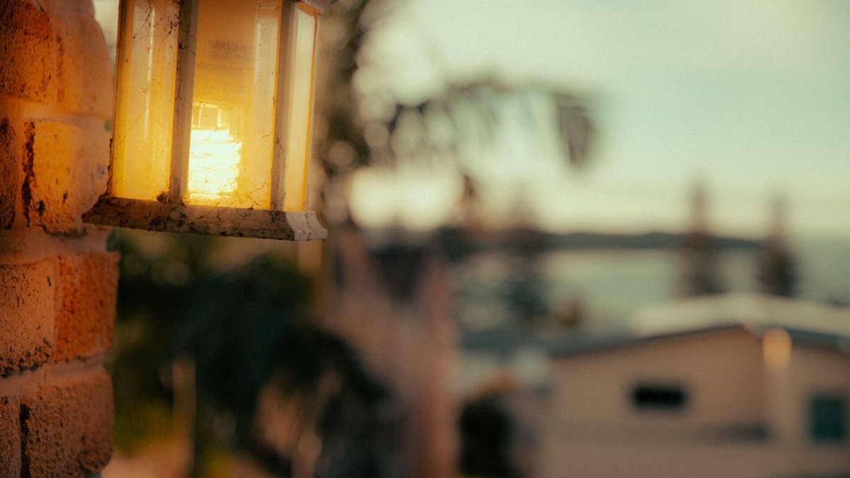 Black Head Apartment | Wine and dine in style before Stunning Beach Views and the Fresh Ocean Breeze
